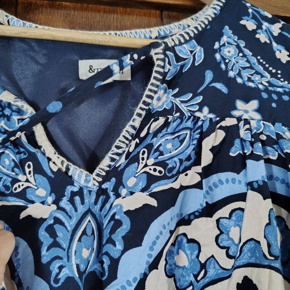 &Merci Boho Medallion Peasant Blouse Size L Tie Neck Blue Boutique - Picture 3 of 8